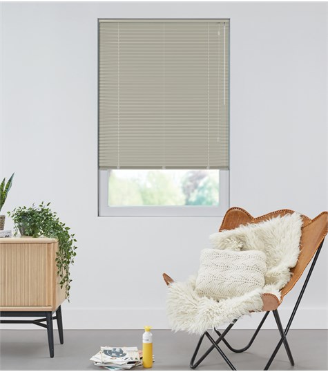Grijze Aluminium Jaloezie 25mm Op Maat (Moonshine 7112 7112)