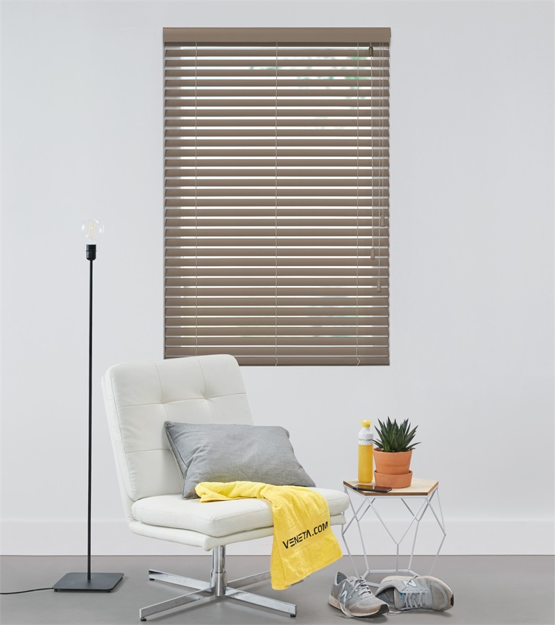 houten jaloezieen bruin harmony houten jaloezie privacy 50mm bruin grijs nd051 houten jaloezieen bruin harmony houten jaloezie privacy 50mm bruin grijs nd051