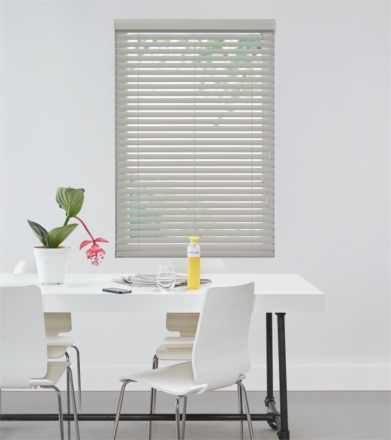 Grijze Houten Jaloezie Harmony 50mm Op Maat (Mat Grijs ND617 ND617