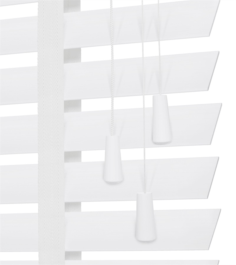 Houten jaloezieen 50mm met ladderband, snow white (sneeuw wit) Wit houten jaloezieen woonkamer