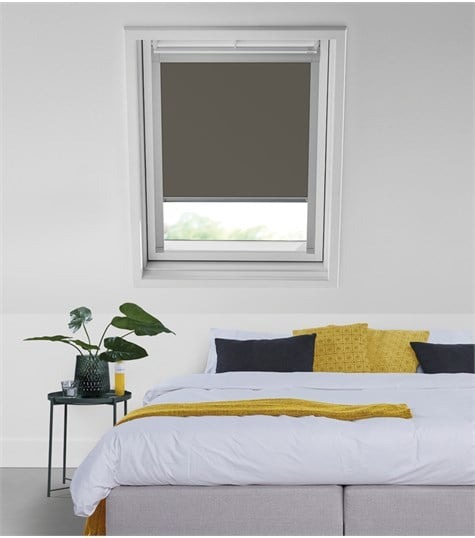 Werkelijk toren Onzin Dakraam Rolgordijnen voor VELUX & FAKRO • Veneta.com®