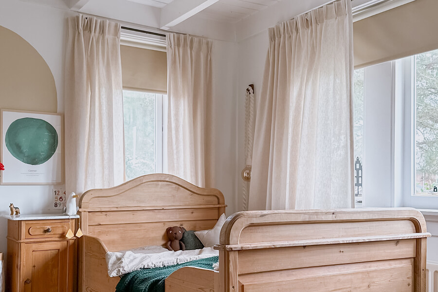 Rolgordijnen in de slaapkamer
