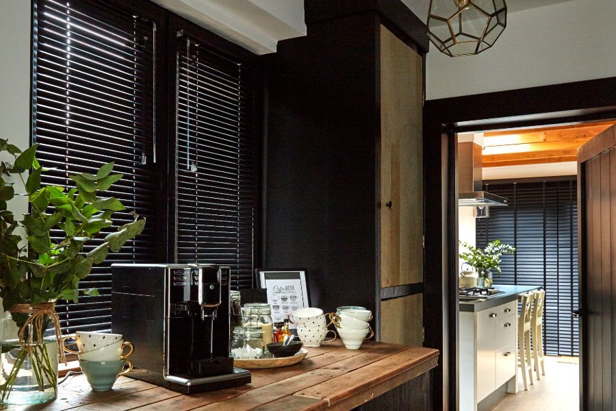 Keuken inspiratie met houten aanrechtblad