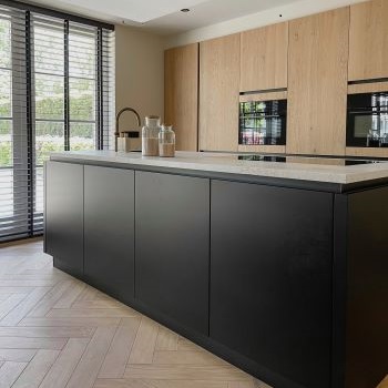 Raamdecoratie in de keuken