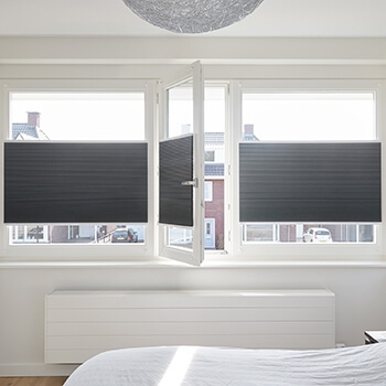 Raamdecoratie draaikiepraam