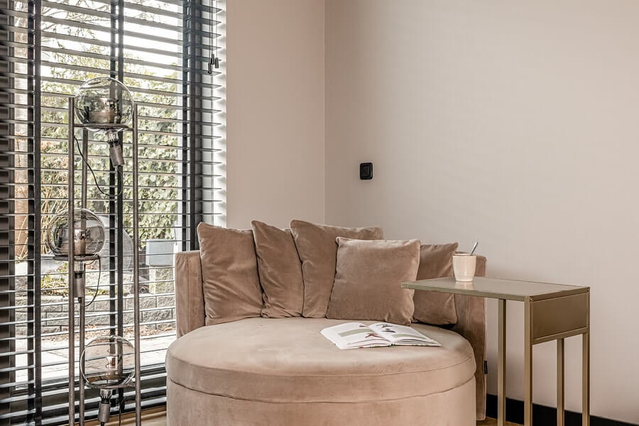 Love seat hotel chique in de woonkamer